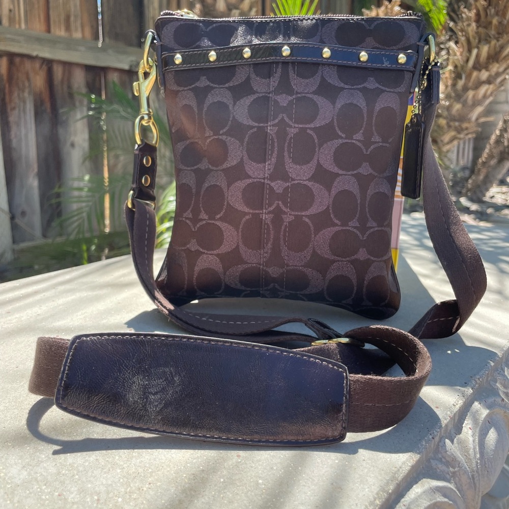 Coah Crossbody